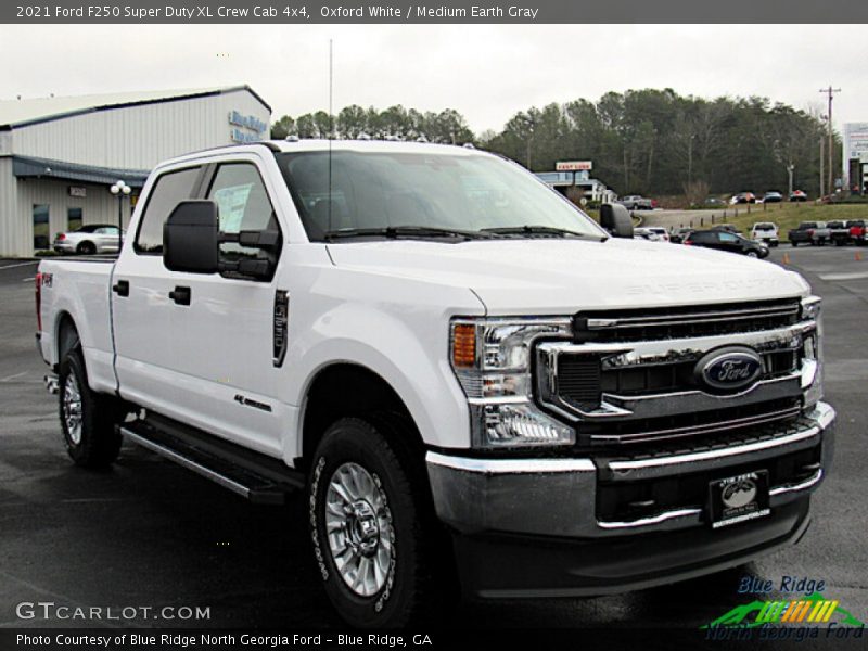 Oxford White / Medium Earth Gray 2021 Ford F250 Super Duty XL Crew Cab 4x4