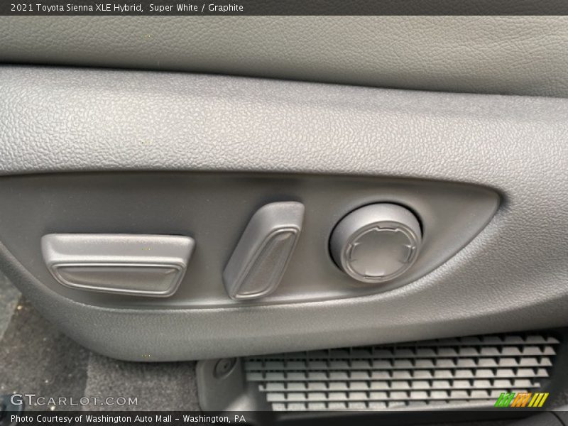 Super White / Graphite 2021 Toyota Sienna XLE Hybrid