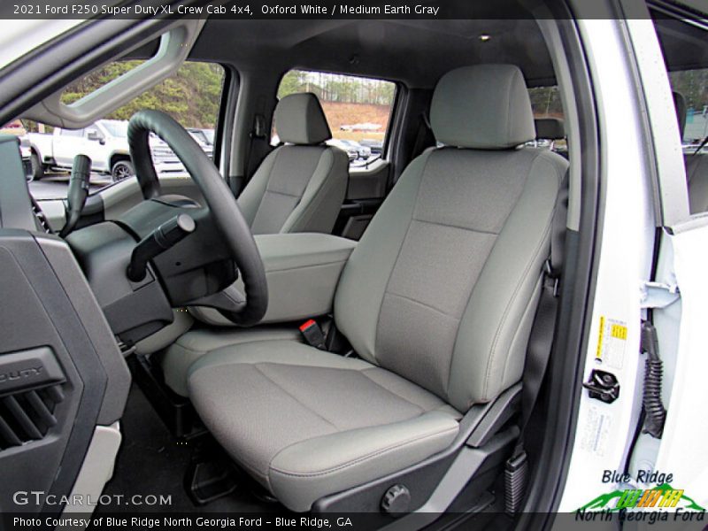 Oxford White / Medium Earth Gray 2021 Ford F250 Super Duty XL Crew Cab 4x4