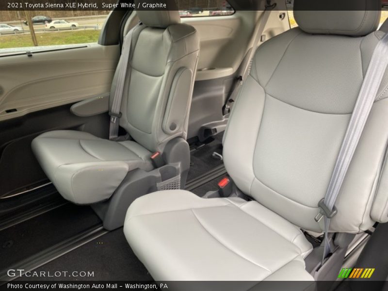 Super White / Graphite 2021 Toyota Sienna XLE Hybrid