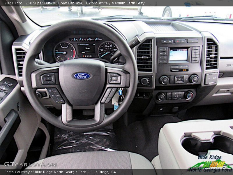 Oxford White / Medium Earth Gray 2021 Ford F250 Super Duty XL Crew Cab 4x4