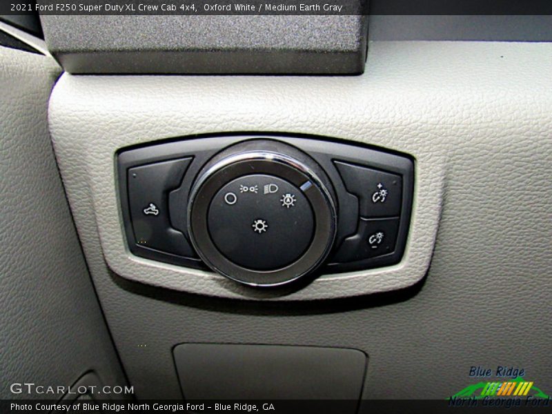 Oxford White / Medium Earth Gray 2021 Ford F250 Super Duty XL Crew Cab 4x4