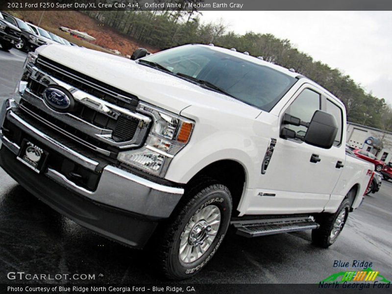 Oxford White / Medium Earth Gray 2021 Ford F250 Super Duty XL Crew Cab 4x4