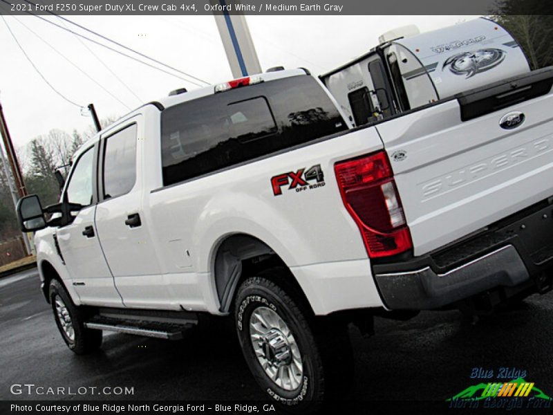 Oxford White / Medium Earth Gray 2021 Ford F250 Super Duty XL Crew Cab 4x4