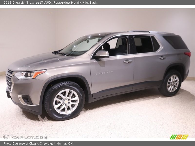 Pepperdust Metallic / Jet Black 2018 Chevrolet Traverse LT AWD