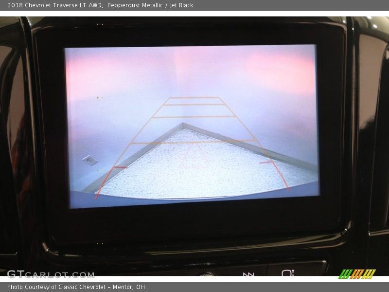 Pepperdust Metallic / Jet Black 2018 Chevrolet Traverse LT AWD