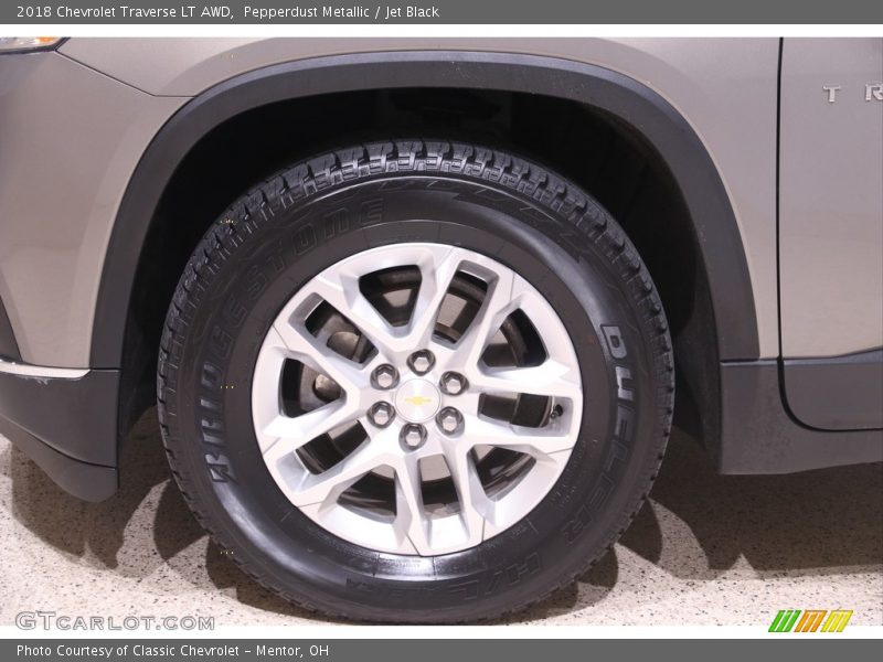 Pepperdust Metallic / Jet Black 2018 Chevrolet Traverse LT AWD