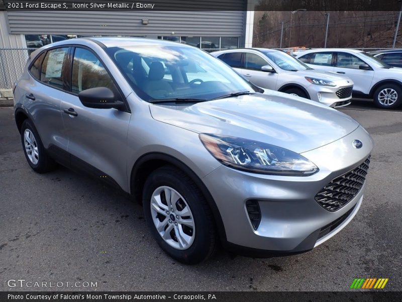 Front 3/4 View of 2021 Escape S