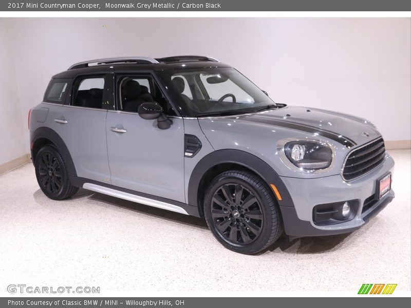 Moonwalk Grey Metallic / Carbon Black 2017 Mini Countryman Cooper