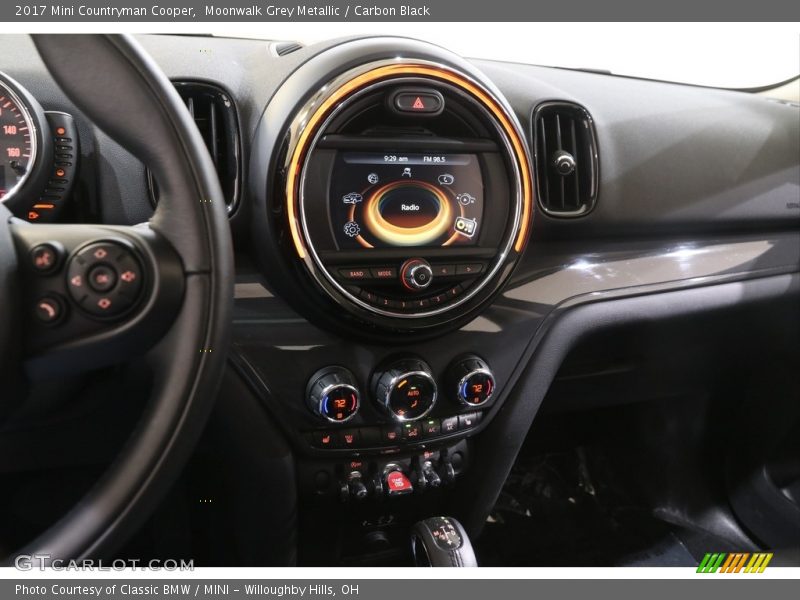Moonwalk Grey Metallic / Carbon Black 2017 Mini Countryman Cooper