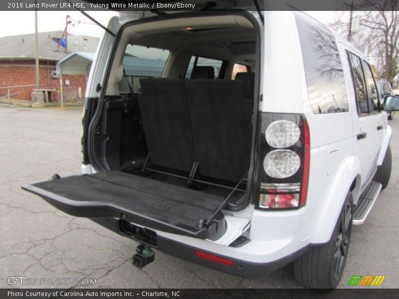 Yulong White Metallic / Ebony/Ebony 2016 Land Rover LR4 HSE