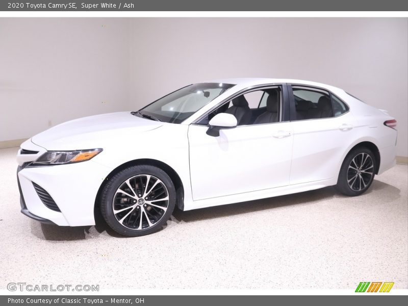 Super White / Ash 2020 Toyota Camry SE