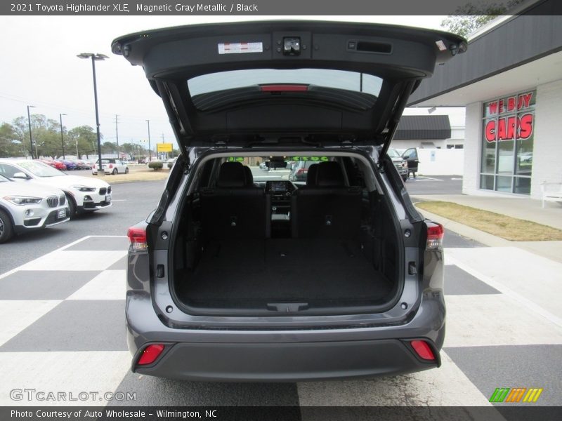Magnetic Gray Metallic / Black 2021 Toyota Highlander XLE