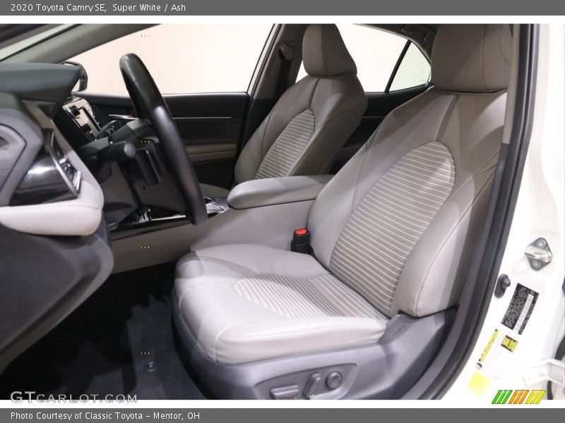 Super White / Ash 2020 Toyota Camry SE