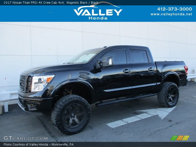 Magnetic Black / Black 2017 Nissan Titan PRO-4X Crew Cab 4x4