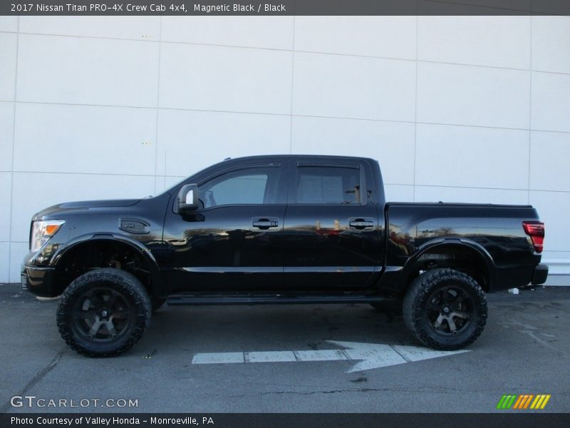 Magnetic Black / Black 2017 Nissan Titan PRO-4X Crew Cab 4x4