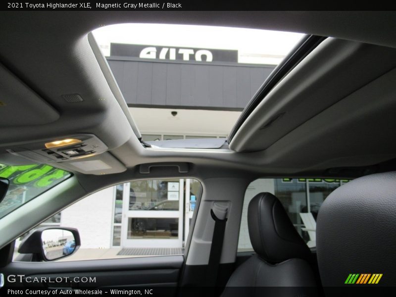Magnetic Gray Metallic / Black 2021 Toyota Highlander XLE