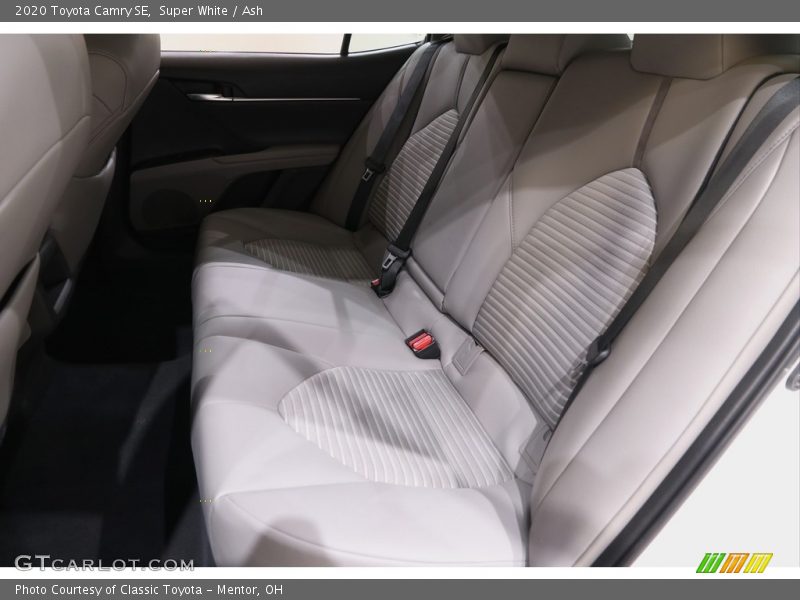 Super White / Ash 2020 Toyota Camry SE