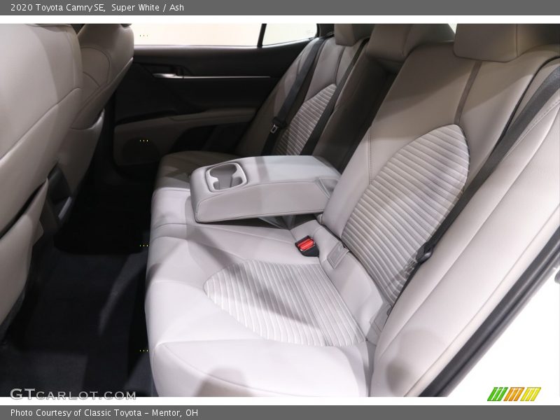 Super White / Ash 2020 Toyota Camry SE