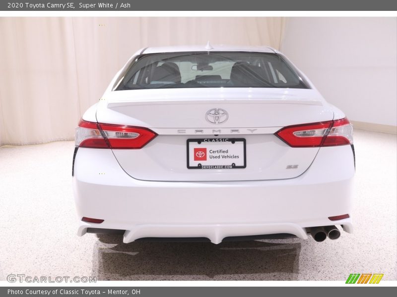 Super White / Ash 2020 Toyota Camry SE