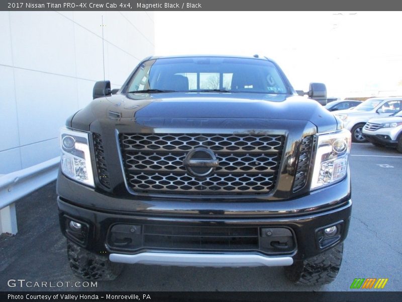Magnetic Black / Black 2017 Nissan Titan PRO-4X Crew Cab 4x4