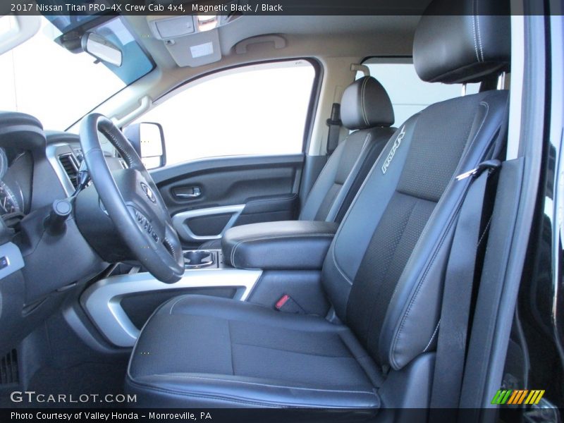 Magnetic Black / Black 2017 Nissan Titan PRO-4X Crew Cab 4x4