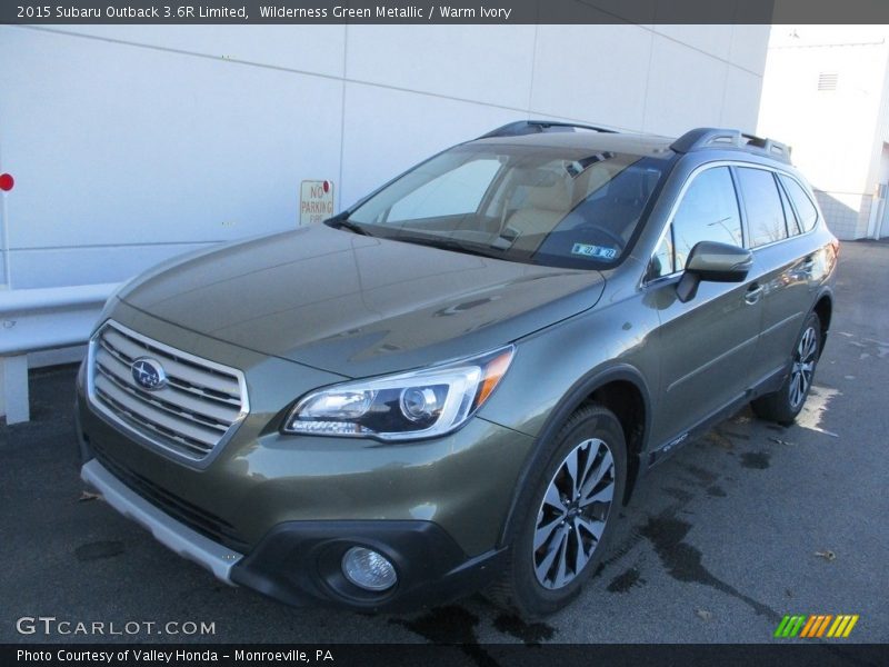 Front 3/4 View of 2015 Outback 3.6R Limited