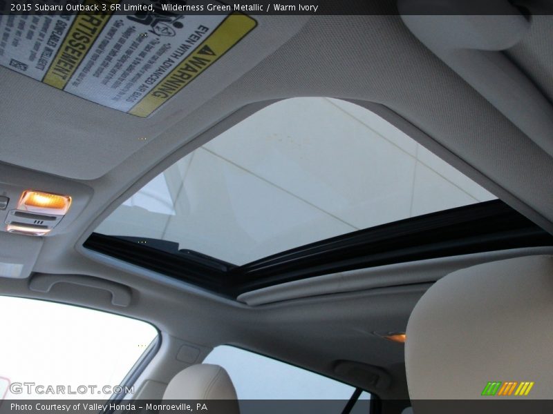 Sunroof of 2015 Outback 3.6R Limited