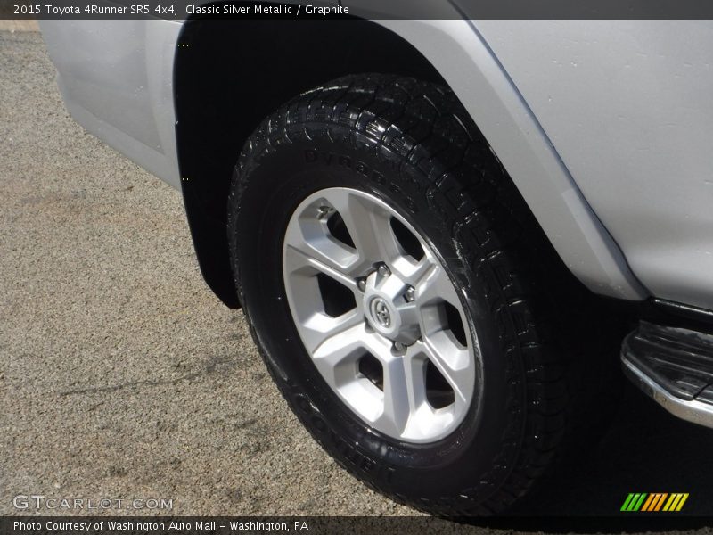 Classic Silver Metallic / Graphite 2015 Toyota 4Runner SR5 4x4