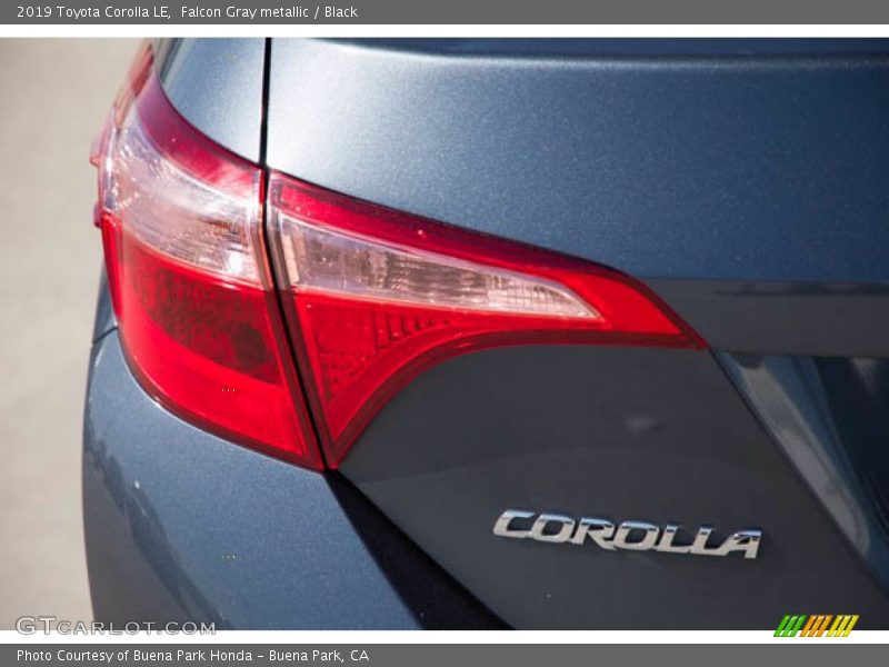 Falcon Gray metallic / Black 2019 Toyota Corolla LE