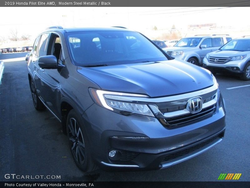 Modern Steel Metallic / Black 2019 Honda Pilot Elite AWD