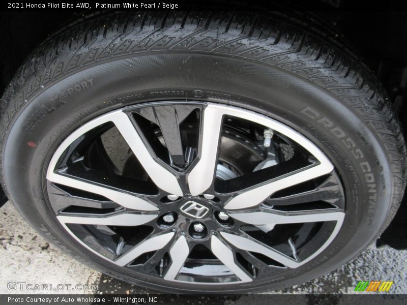 Platinum White Pearl / Beige 2021 Honda Pilot Elite AWD