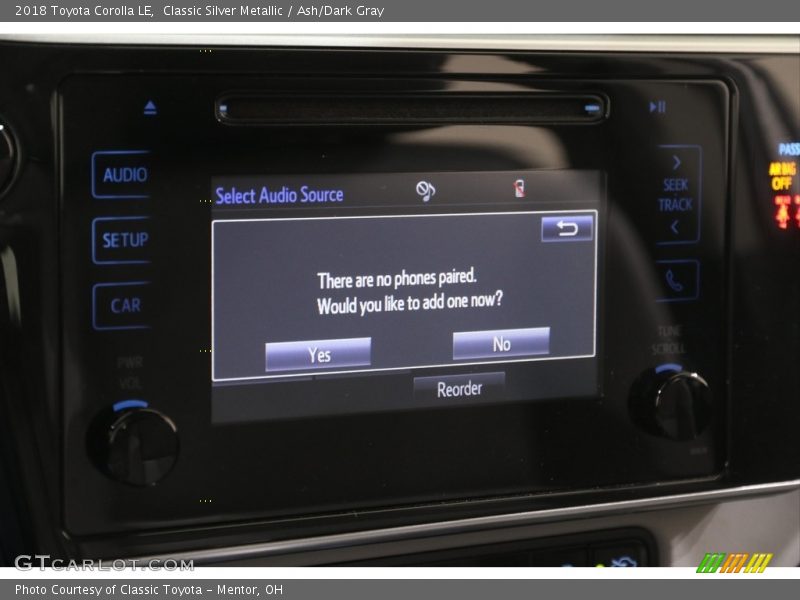 Classic Silver Metallic / Ash/Dark Gray 2018 Toyota Corolla LE
