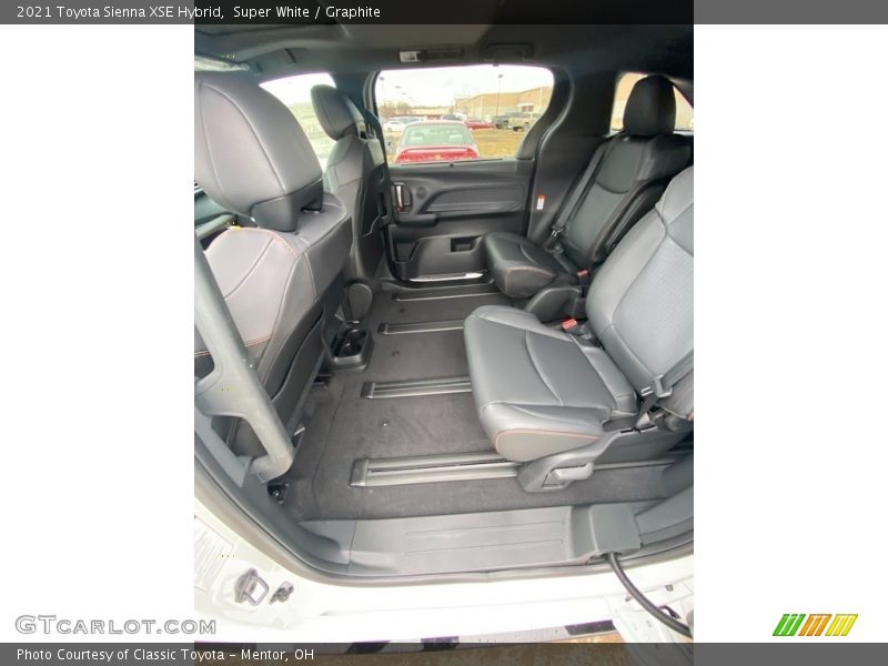 Super White / Graphite 2021 Toyota Sienna XSE Hybrid