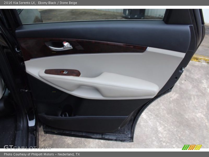 Ebony Black / Stone Beige 2016 Kia Sorento LX