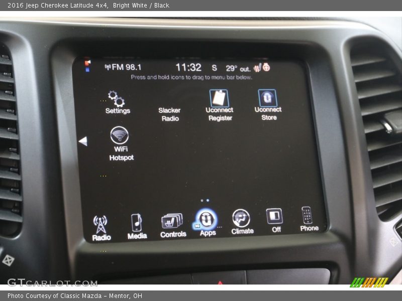 Bright White / Black 2016 Jeep Cherokee Latitude 4x4
