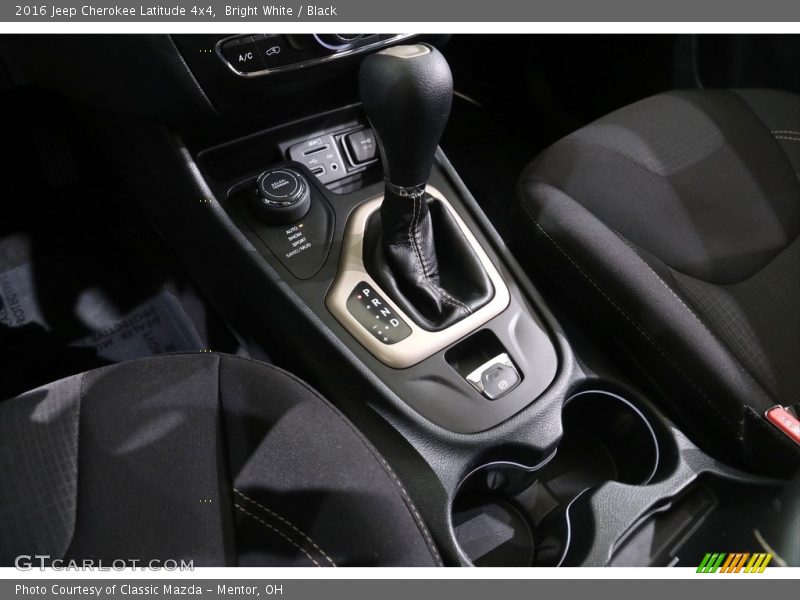 Bright White / Black 2016 Jeep Cherokee Latitude 4x4