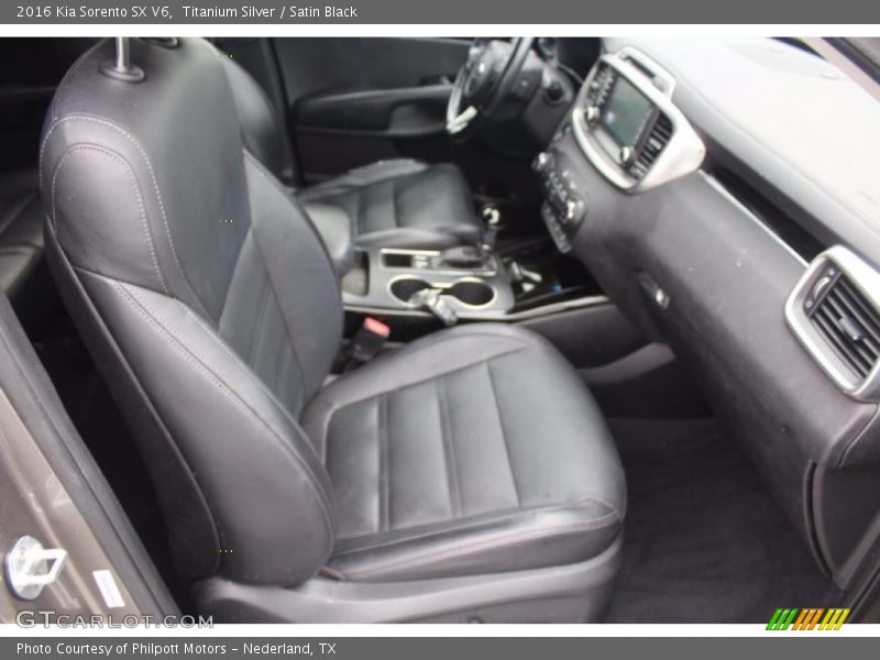 Titanium Silver / Satin Black 2016 Kia Sorento SX V6