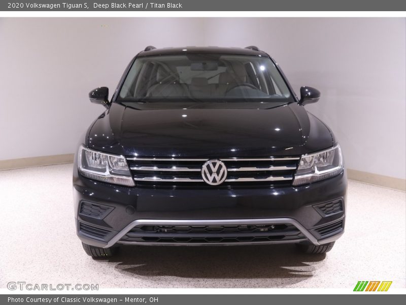 Deep Black Pearl / Titan Black 2020 Volkswagen Tiguan S