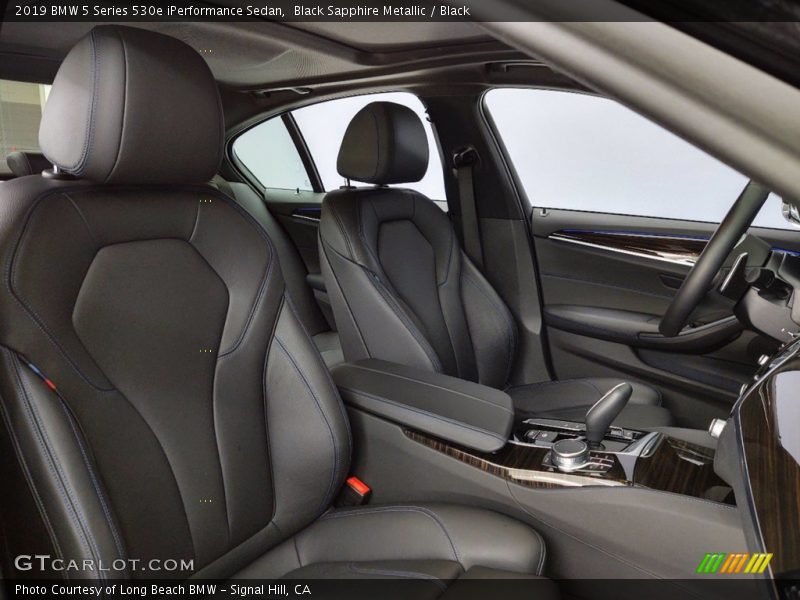 Front Seat of 2019 5 Series 530e iPerformance Sedan