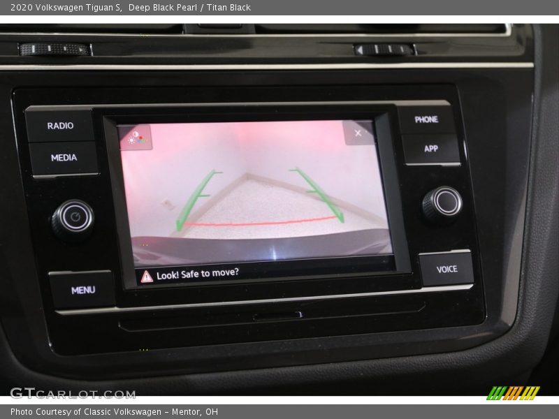 Deep Black Pearl / Titan Black 2020 Volkswagen Tiguan S