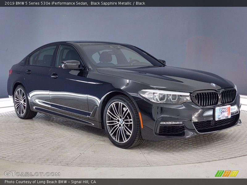 Front 3/4 View of 2019 5 Series 530e iPerformance Sedan