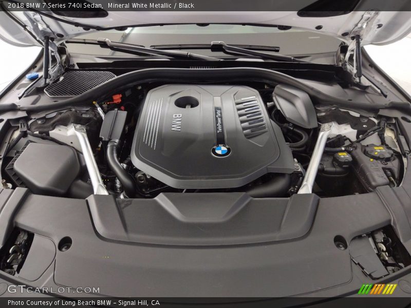Mineral White Metallic / Black 2018 BMW 7 Series 740i Sedan