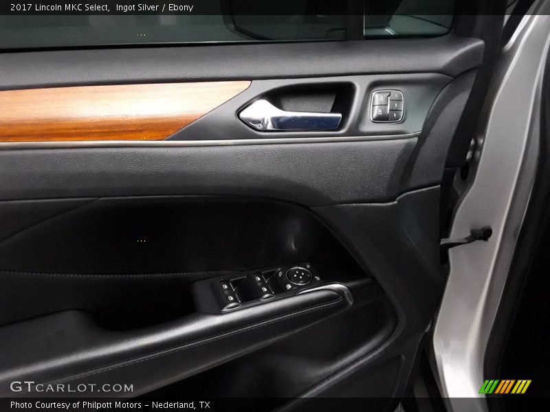 Ingot Silver / Ebony 2017 Lincoln MKC Select