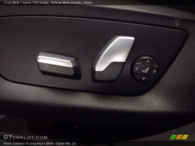 Mineral White Metallic / Black 2018 BMW 7 Series 740i Sedan
