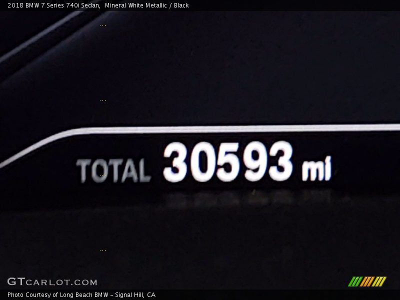 Mineral White Metallic / Black 2018 BMW 7 Series 740i Sedan