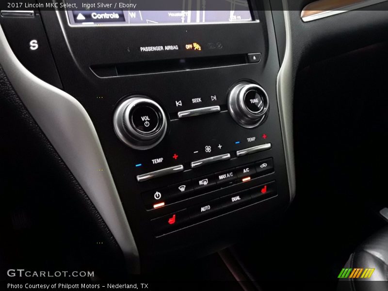 Ingot Silver / Ebony 2017 Lincoln MKC Select