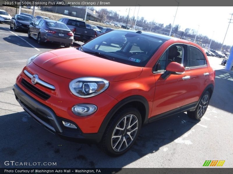 Front 3/4 View of 2016 500X Trekking Plus AWD