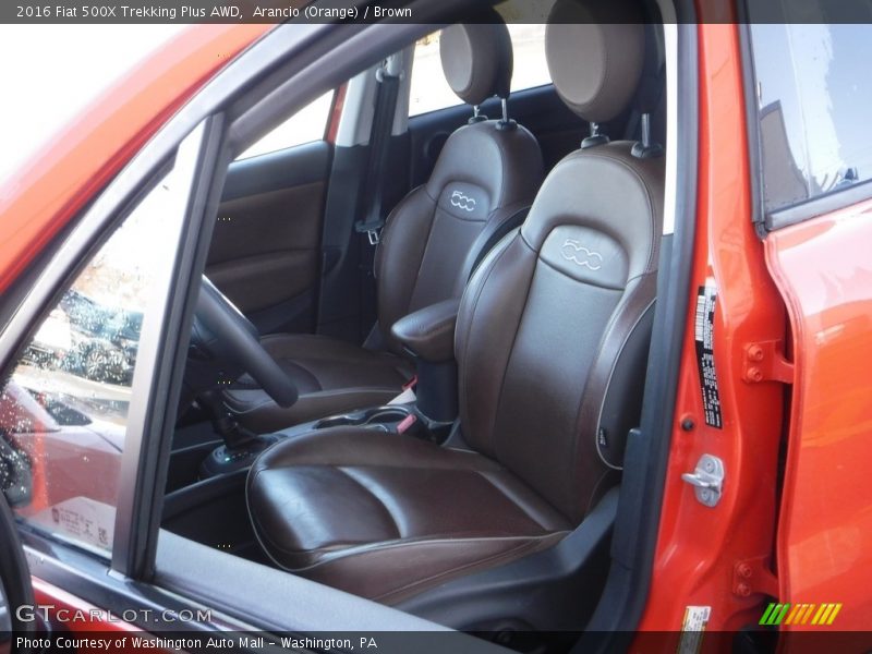 Front Seat of 2016 500X Trekking Plus AWD