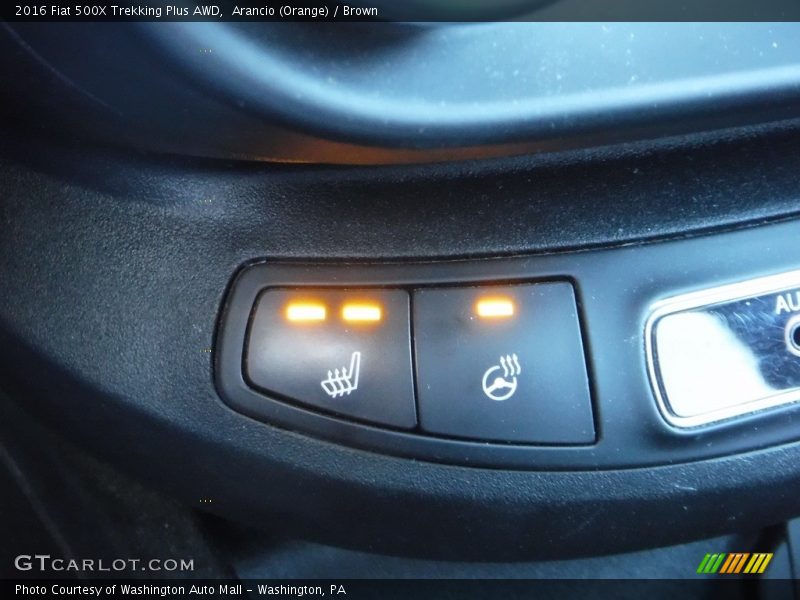 Controls of 2016 500X Trekking Plus AWD